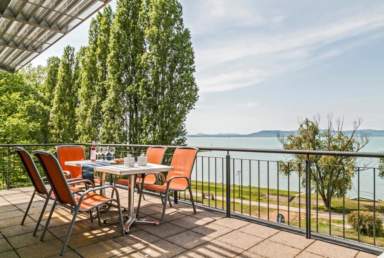 Panoramic Art Apartment With Jacuzzi Balatonlelle Luaran gambar