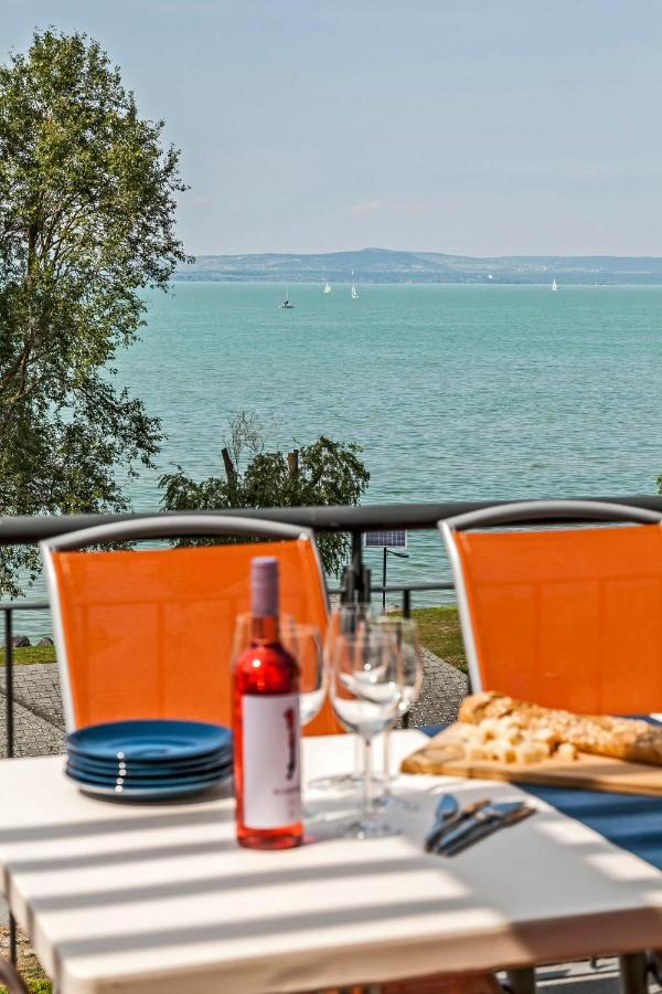 Panoramic Art Apartment With Jacuzzi Balatonlelle Luaran gambar